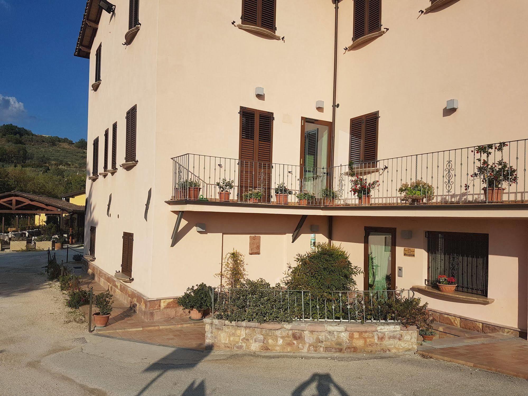 Hotel Ponte San Vittorino Assisi Exterior foto