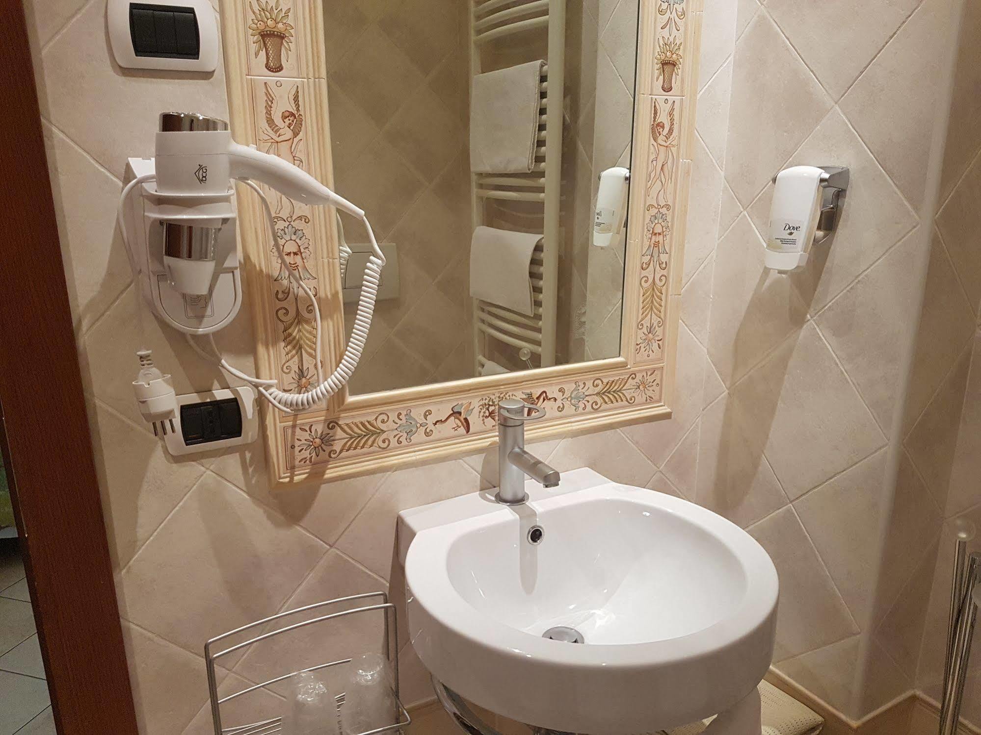 Hotel Ponte San Vittorino Assisi Exterior foto